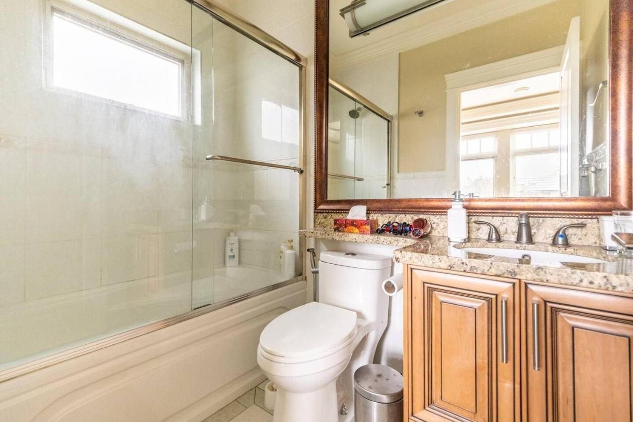 バンクーバーMike'S Luxury Houseアパートメント エクステリア 写真